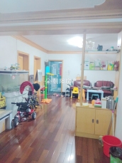 广场小区 121平 南向三室二厅 学区房 满两年