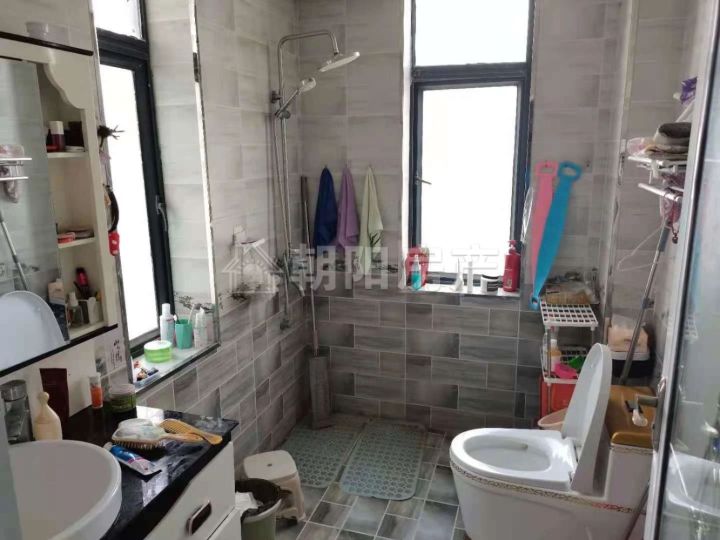 滨河湾精装4室148平方古城学区出售-淮南凤台县二手房-安徽淮南朝阳