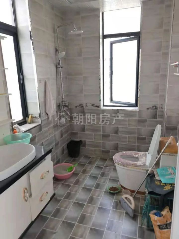 滨河湾精装4室148平方古城学区出售-淮南凤台县二手房-安徽淮南朝阳