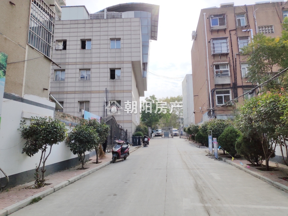 锦路小区 110平 南向精装三室 满两年 交通便利