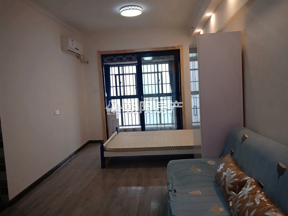 英伦联邦 47平 西向一室一厅 精装 学区房交通便利
