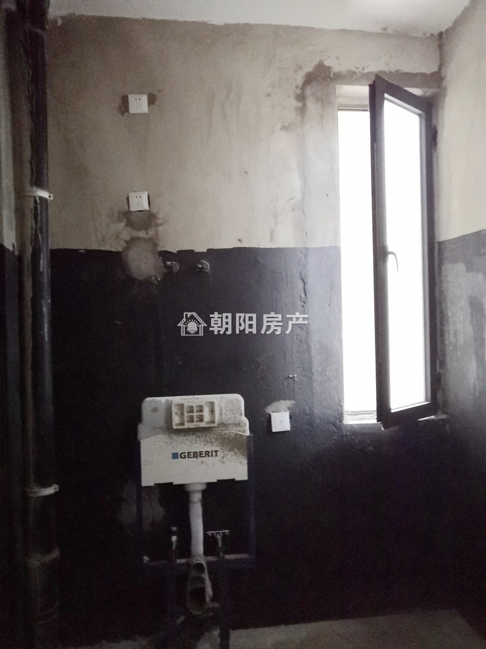 金融世家 143平 朝南四室二厅 毛坯低楼层 5300元/平