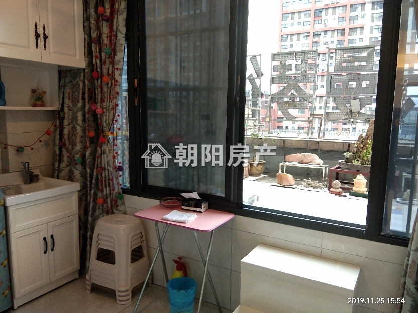 朝阳雅园 97平 南向豪装两居 交通便利 随时看房