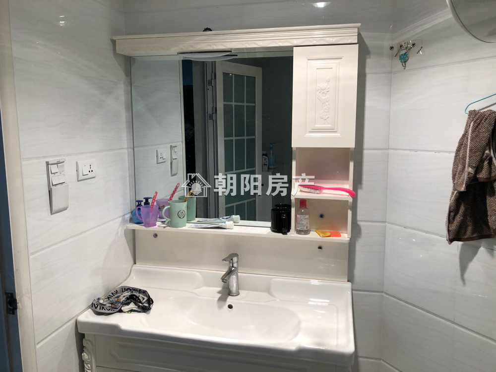 上品印象 66平 南向精装一居 满两年 配套齐全