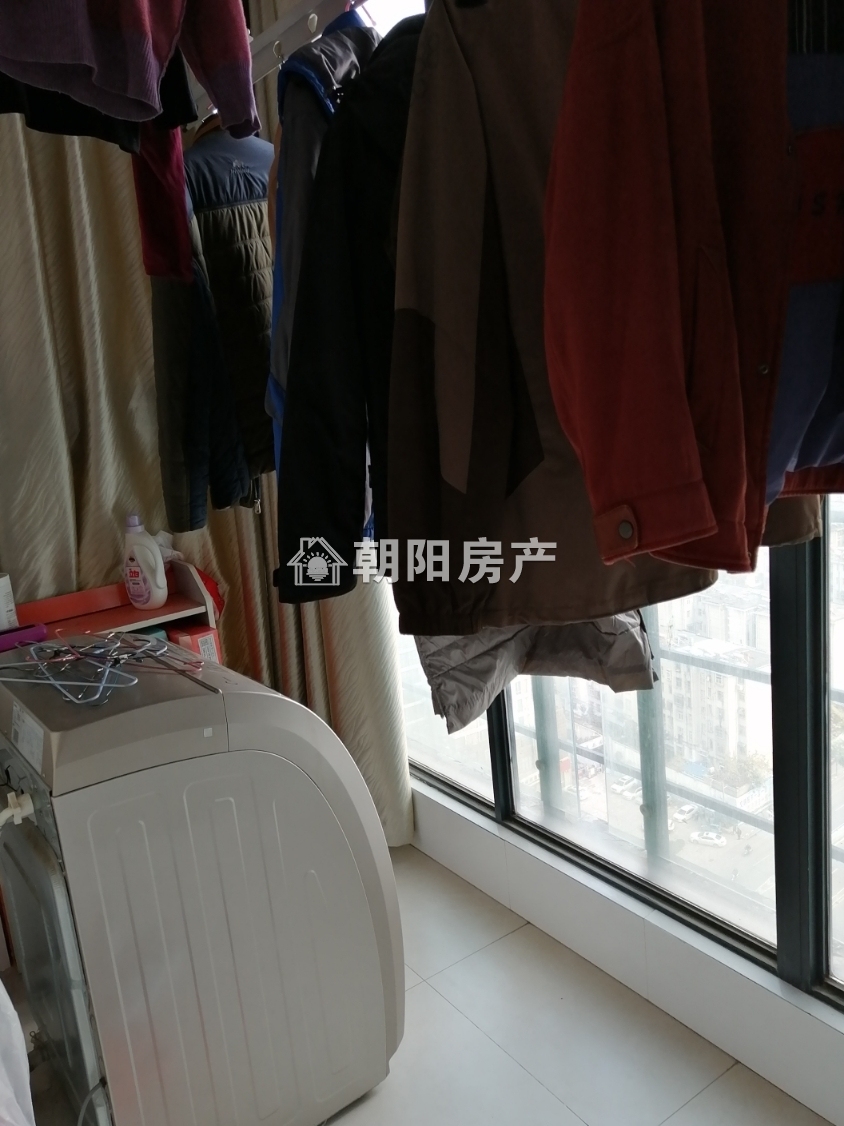 颐园豪景 147平 南向精装四室 学区房 交通便利