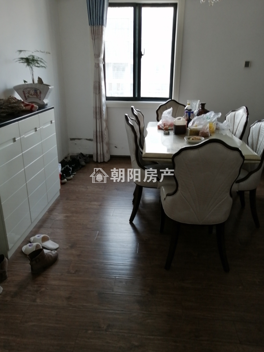 颐园豪景 147平 南向精装四室 学区房 交通便利