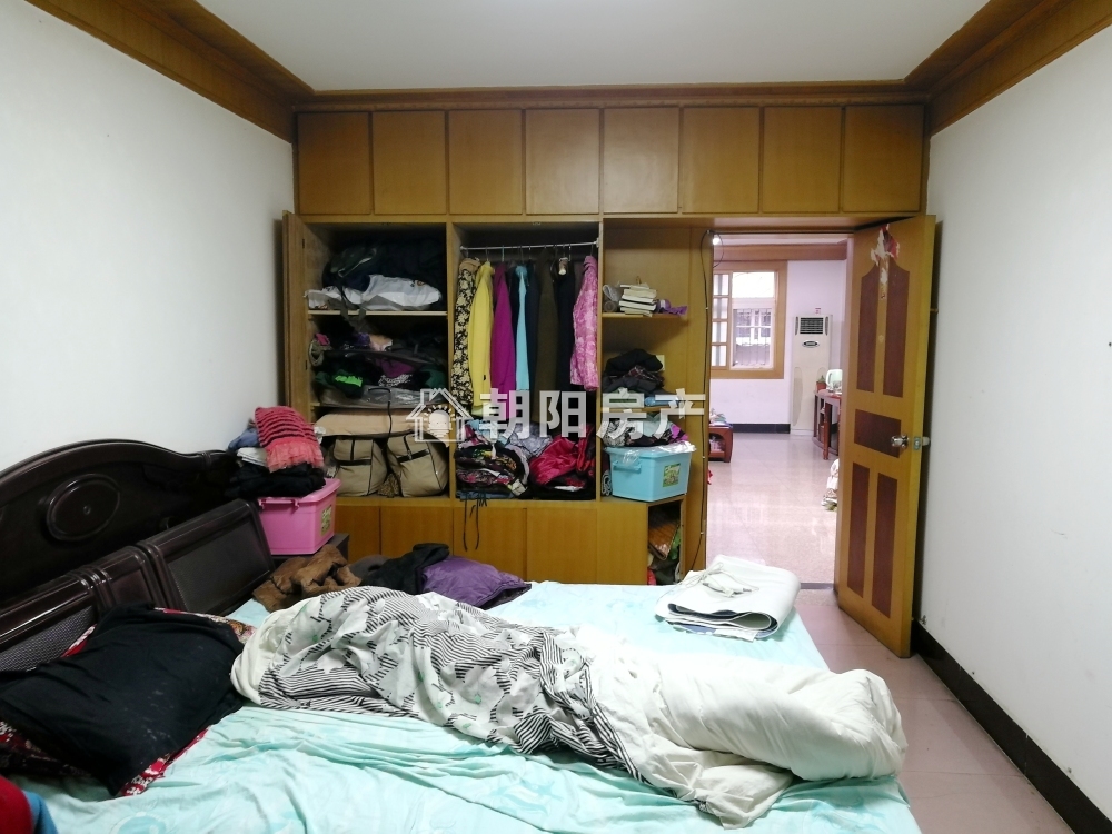 正发小区 99平 南向两居 满两年免税 交通便利