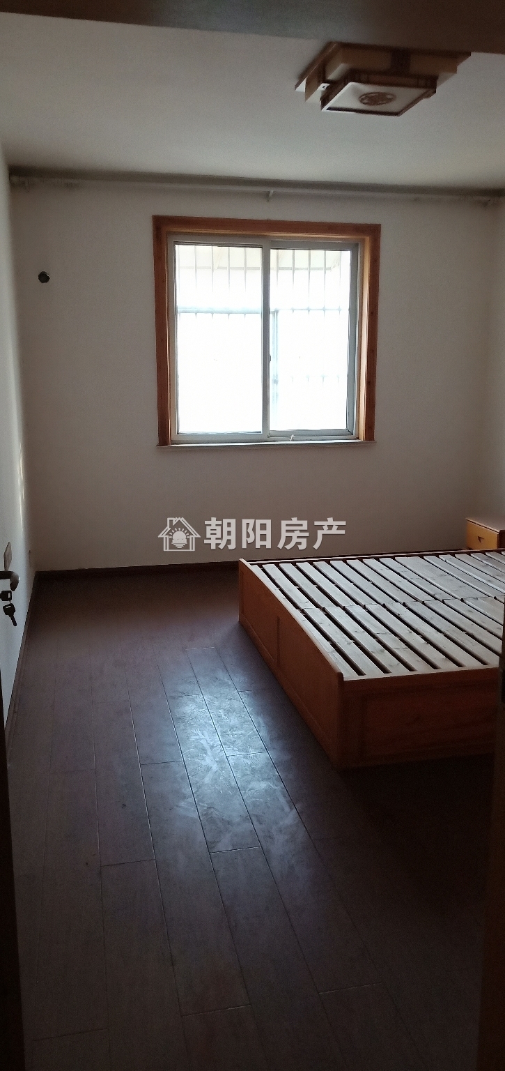 奥林花园 127平 三室二厅 免税 采光好 单价3676元