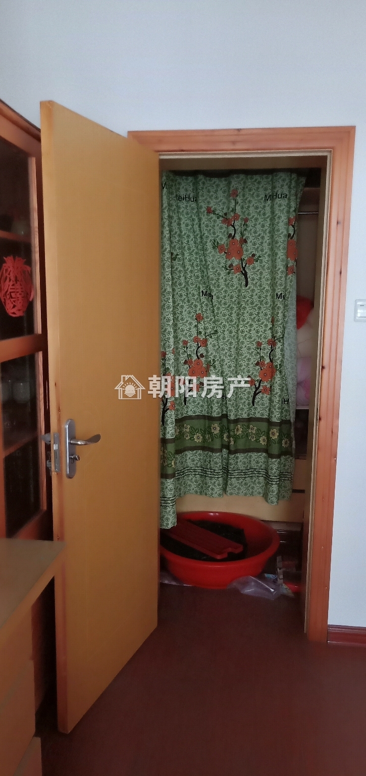奥林花园 127平 三室二厅 免税 采光好 单价3676元