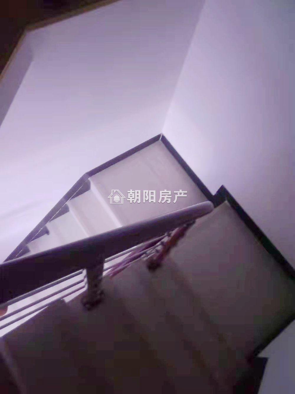 八公山新村H区 70平 精装三室朝南 高楼层采光好