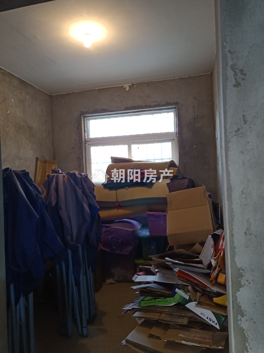 银杏苑 107平 南向三居 交通便利 毛坯房