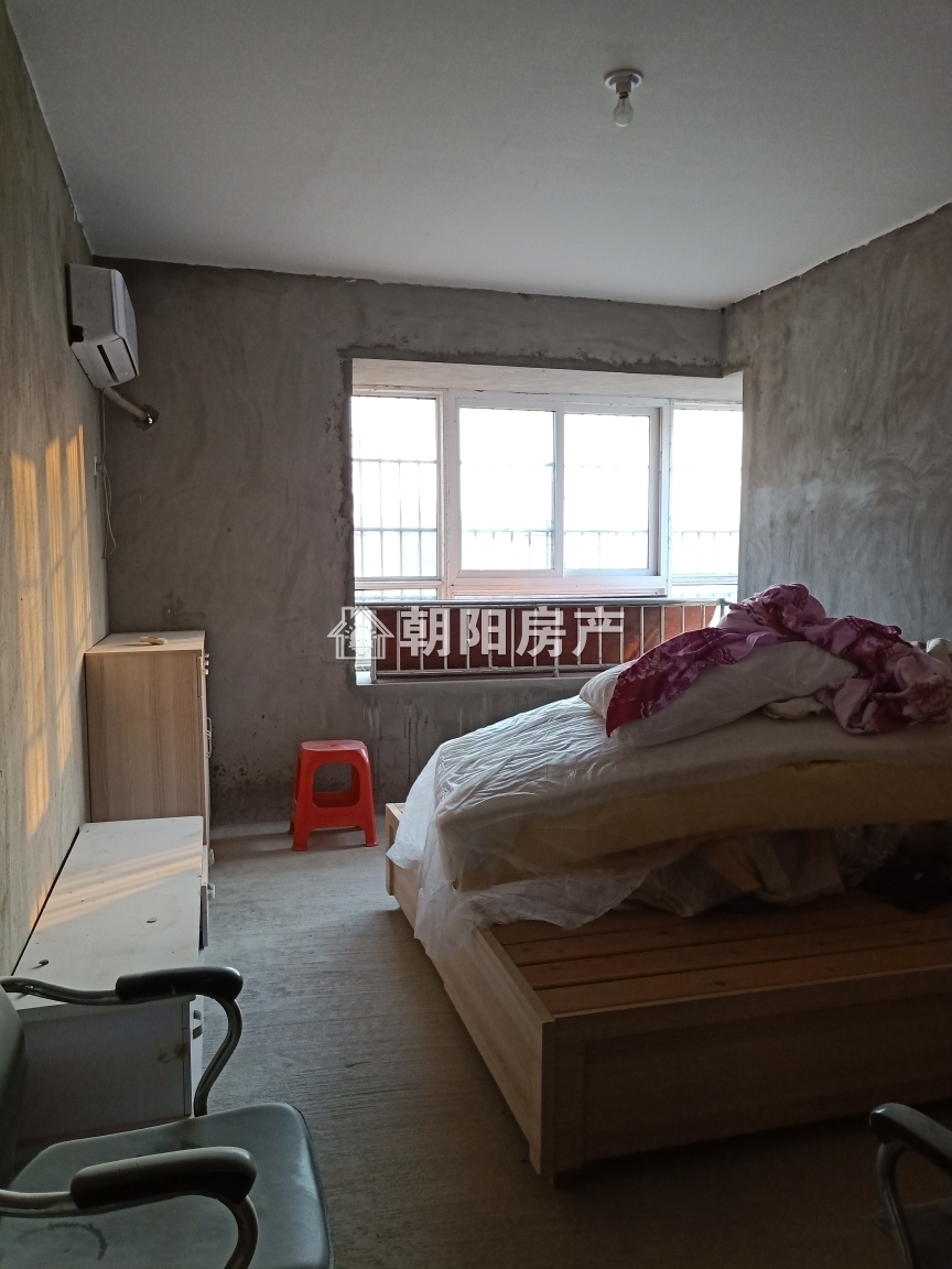 银杏苑 107平 南向三居 交通便利 毛坯房