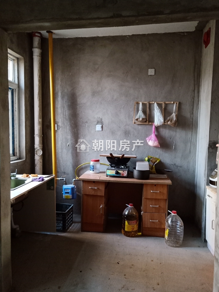 银杏苑 107平 南向三居 交通便利 毛坯房