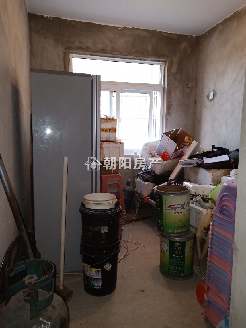 银杏苑 107平 南向三居 交通便利 毛坯房