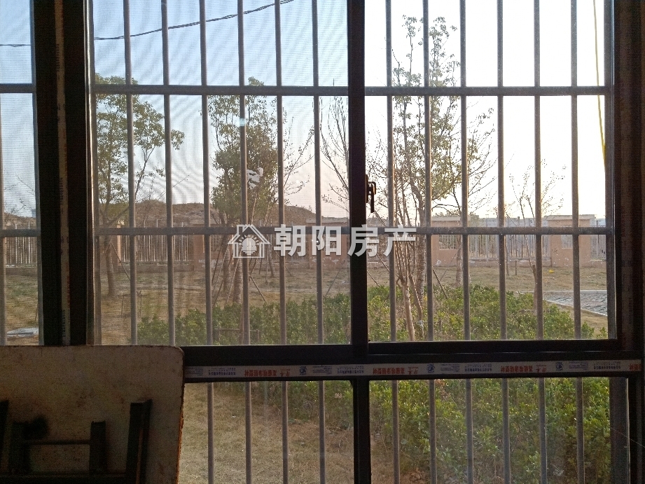 银杏苑 107平 南向三居 交通便利 毛坯房