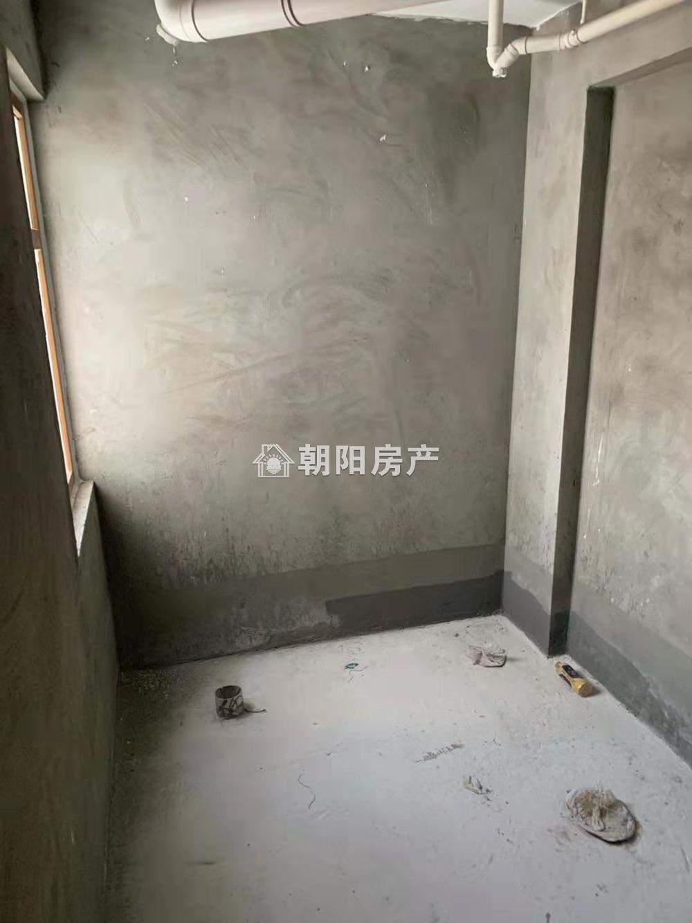 西城国际 114平 南向两居 毛坯 交通便利 学区房