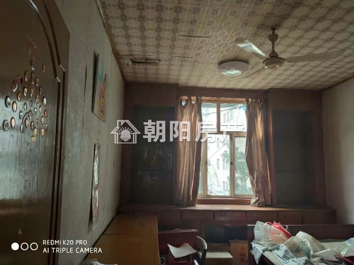 龙湖小区农行大院 101平 南向三室 满两年 交通便利