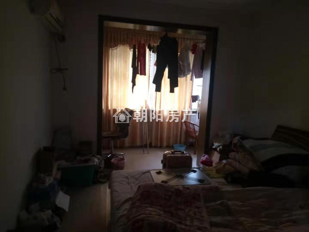 建西村 74平 东向两居 满两年 交通便利
