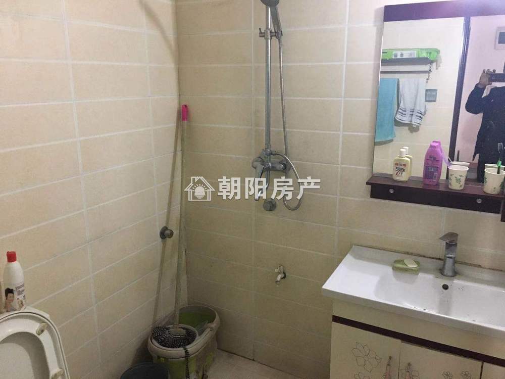 毕家岗新建村A区 83平 朝南两室精装 环境好 单价1397元/平