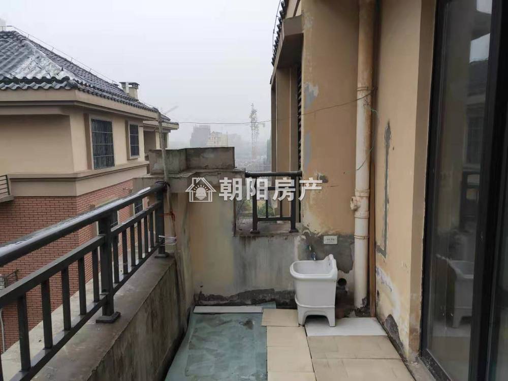 泉山湖兰乔公馆 117平 南向三居 毛坯 学区房 交通便利