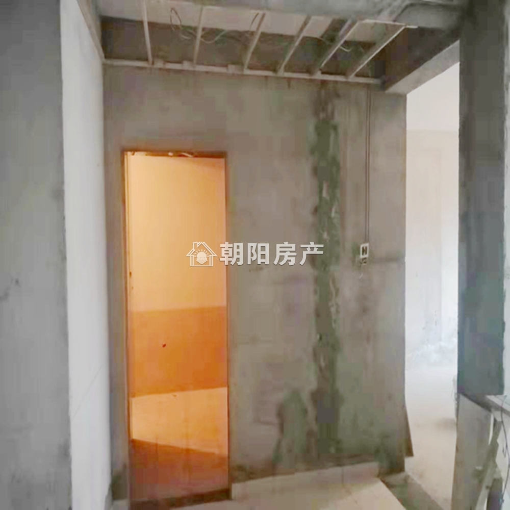 英伦联邦 101平 朝南精装两室 学区房 低楼层
