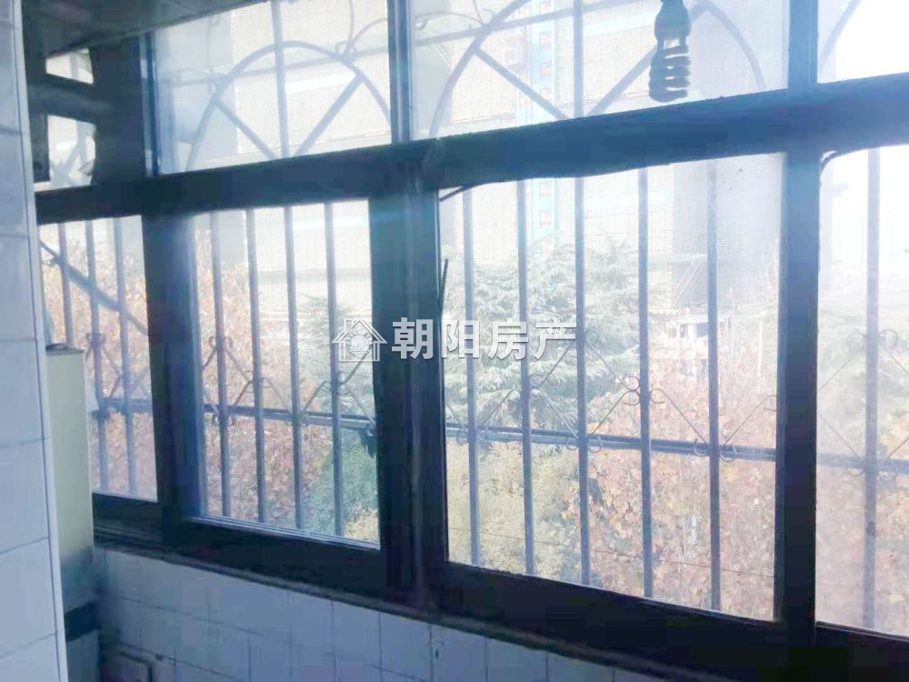 商检楼 83平 南向四室一卫 交通便利 配套齐全