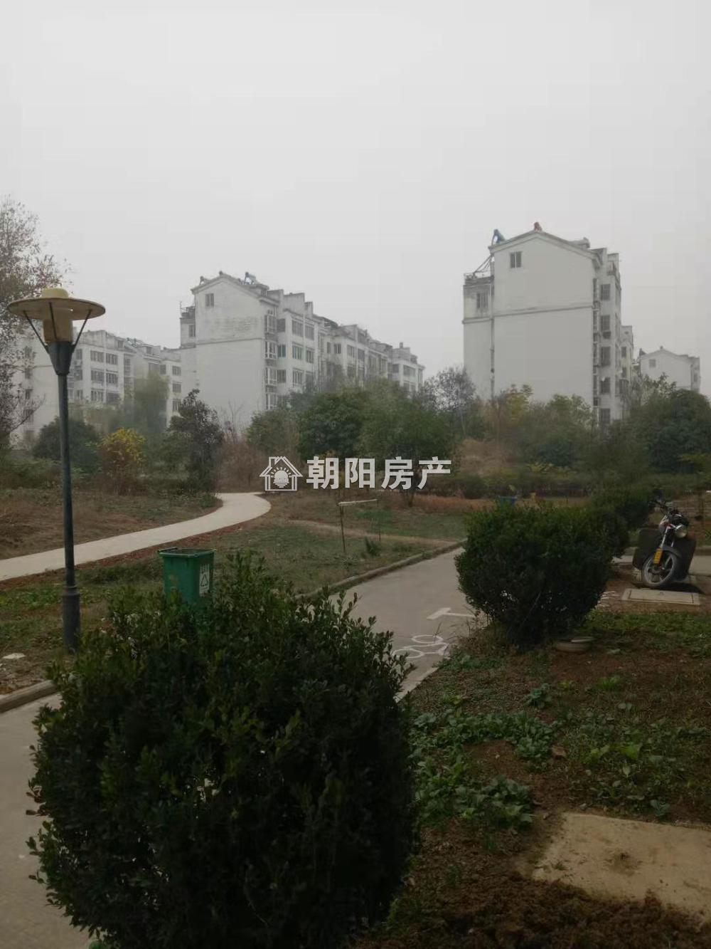 范圩小区 90平 南向三室 2000元/平 毛坯
