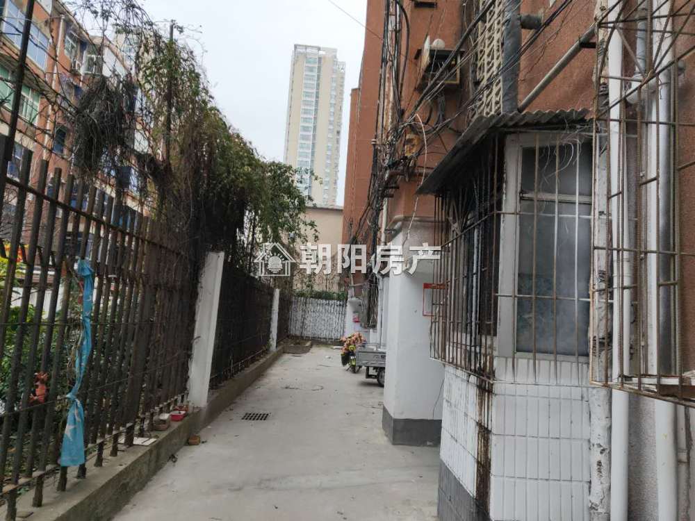 龙湖小区农行大院 73平 南向两室 满两年 单价3000出头