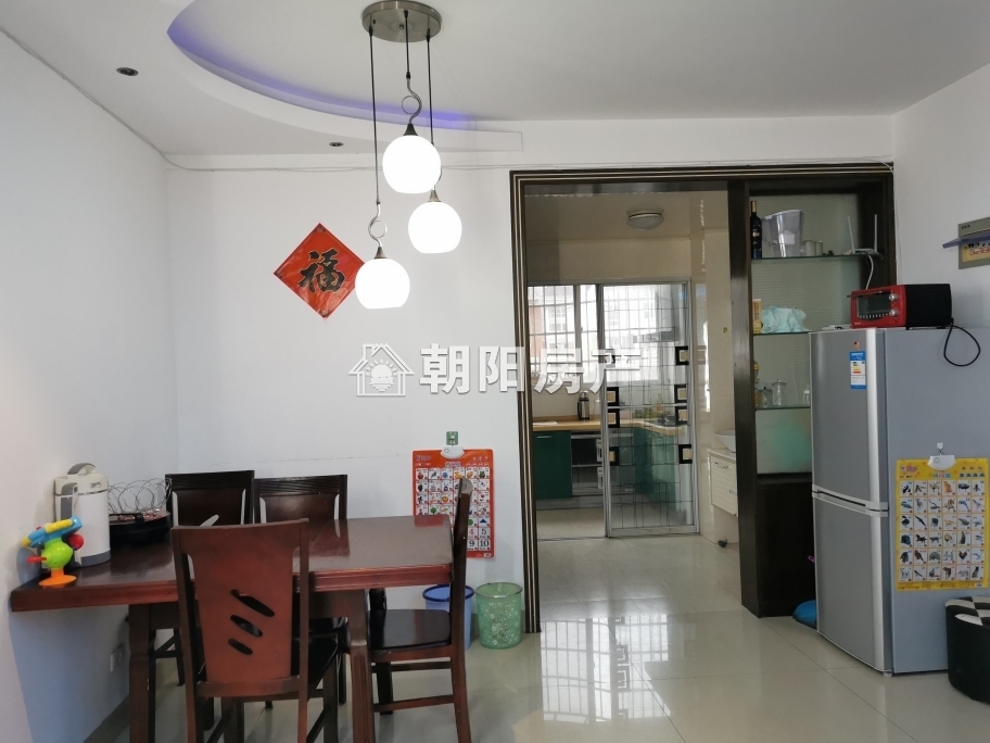 馨雅苑 95平 朝南两室两厅 精装满两年 交通便利