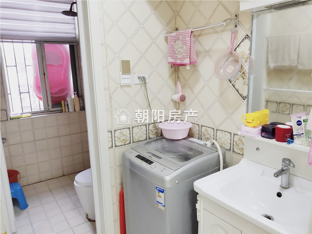 前锋花园 79平 南向两居 满两年 精装修 交通便利