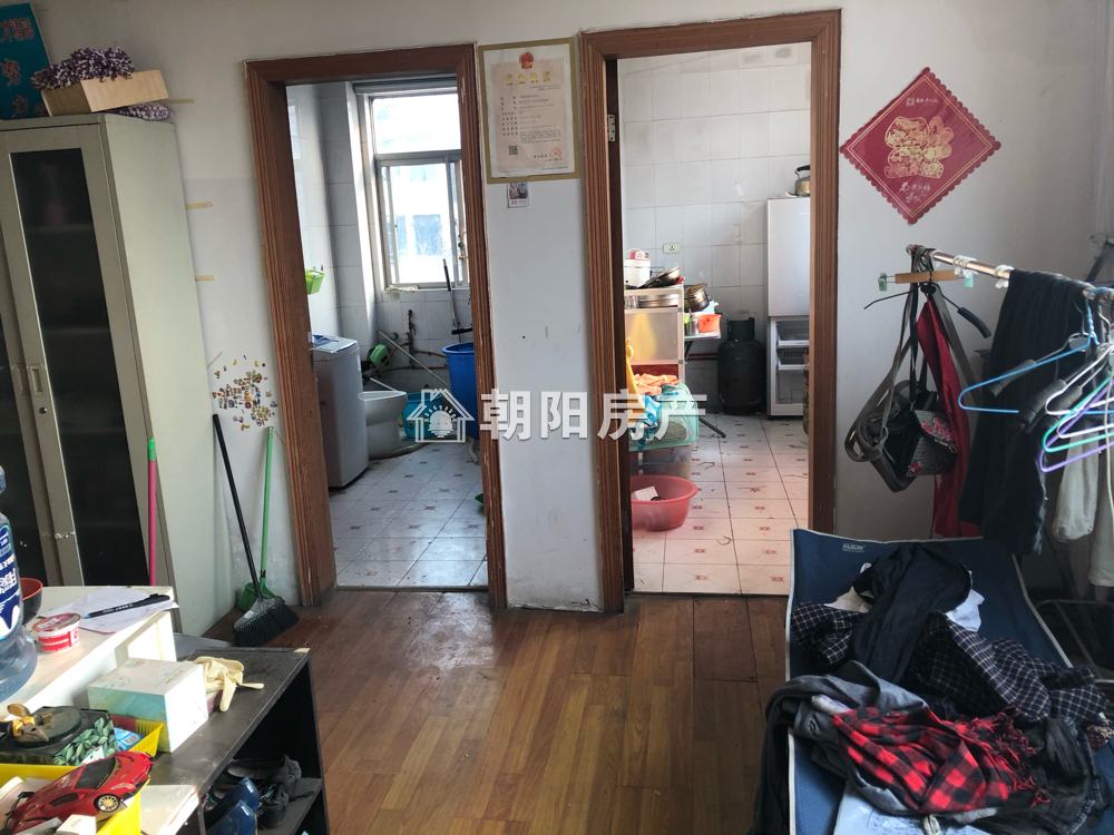 国庆花园 143平 南向大两居 交通便利 单价2095元