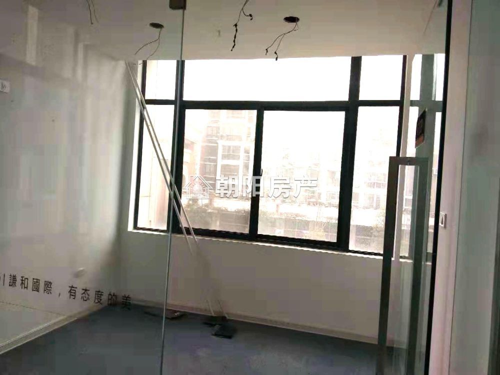 银鹭万树城 169平 优质地段商铺 人流密集 普装出租