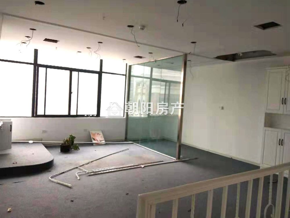 银鹭万树城 169平 优质地段商铺 人流密集 普装出租