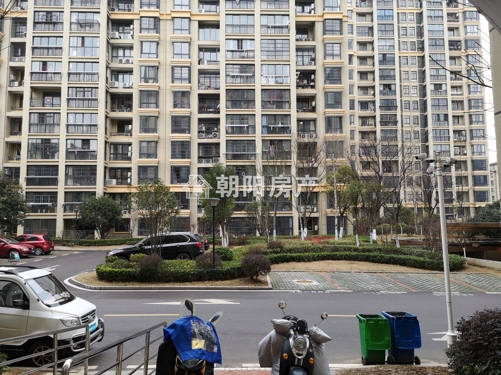 春雨梧桐 115平 南向豪装三室 交通便利 配套齐全