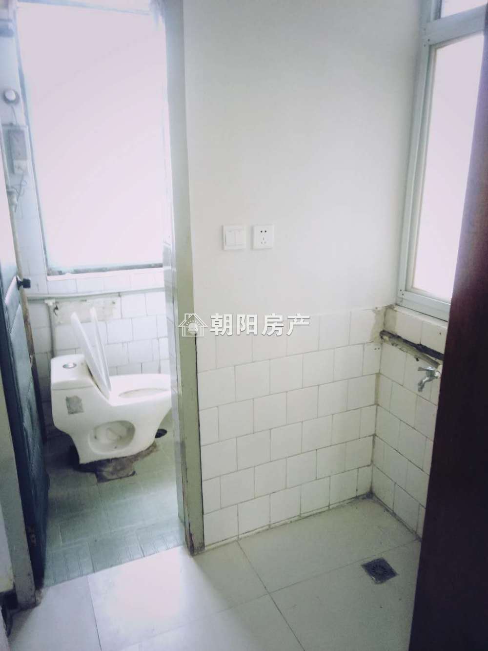 人防大院 68平 南北通透两室一厅 满五唯一 免税学区房