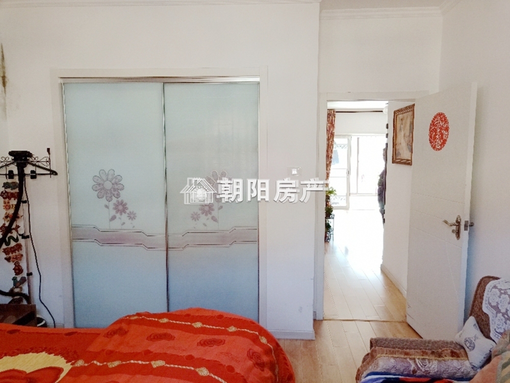 金地滟澜山 119平 南向精装三室 满两年 交通便利