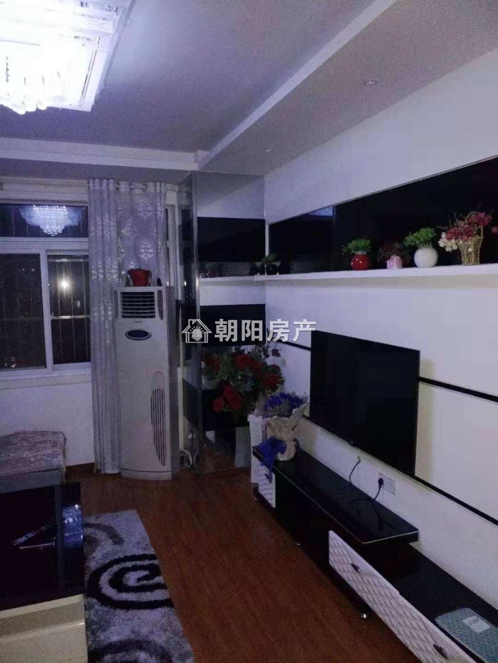 龙翔花园 94平 南向两室 满五唯一 精装 学区配套全