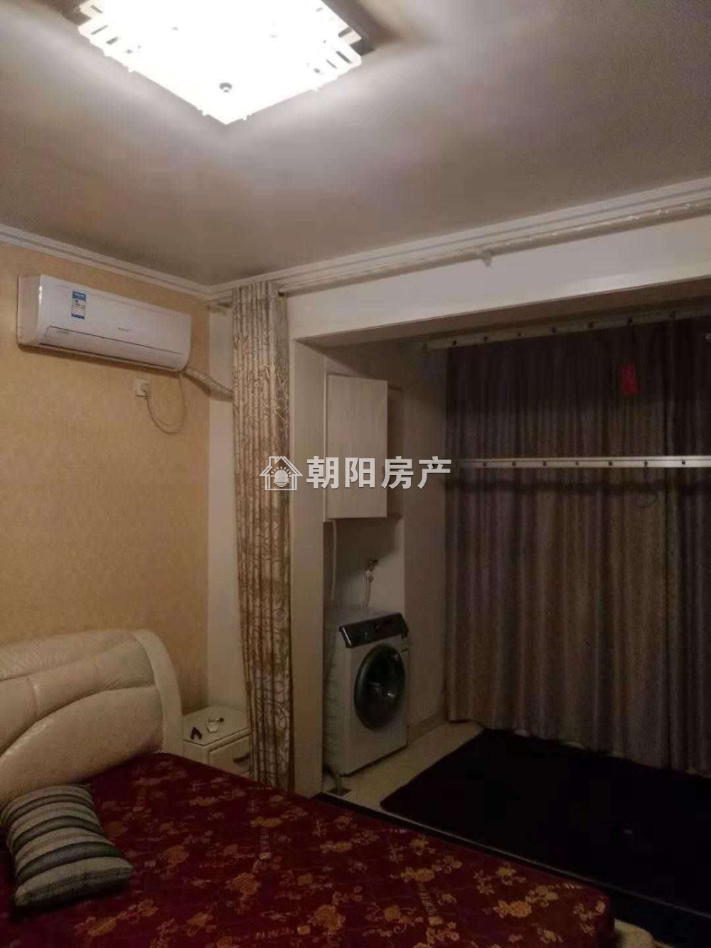 龙翔花园 94平 南向两室 满五唯一 精装 学区配套全
