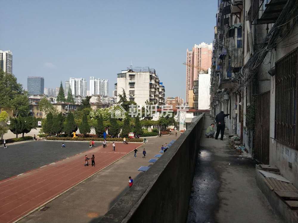 洞二小商住楼 73平 南向两居 满两年 交通便利 学区房