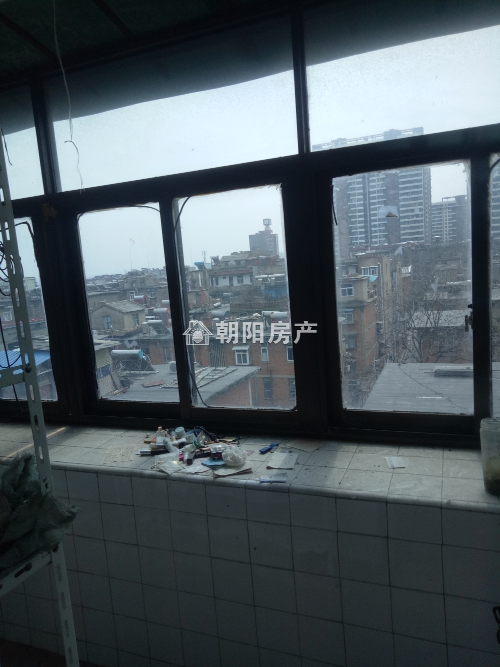 新建二村 62平 朝南两室一厅 满两年 采光好 购物便捷