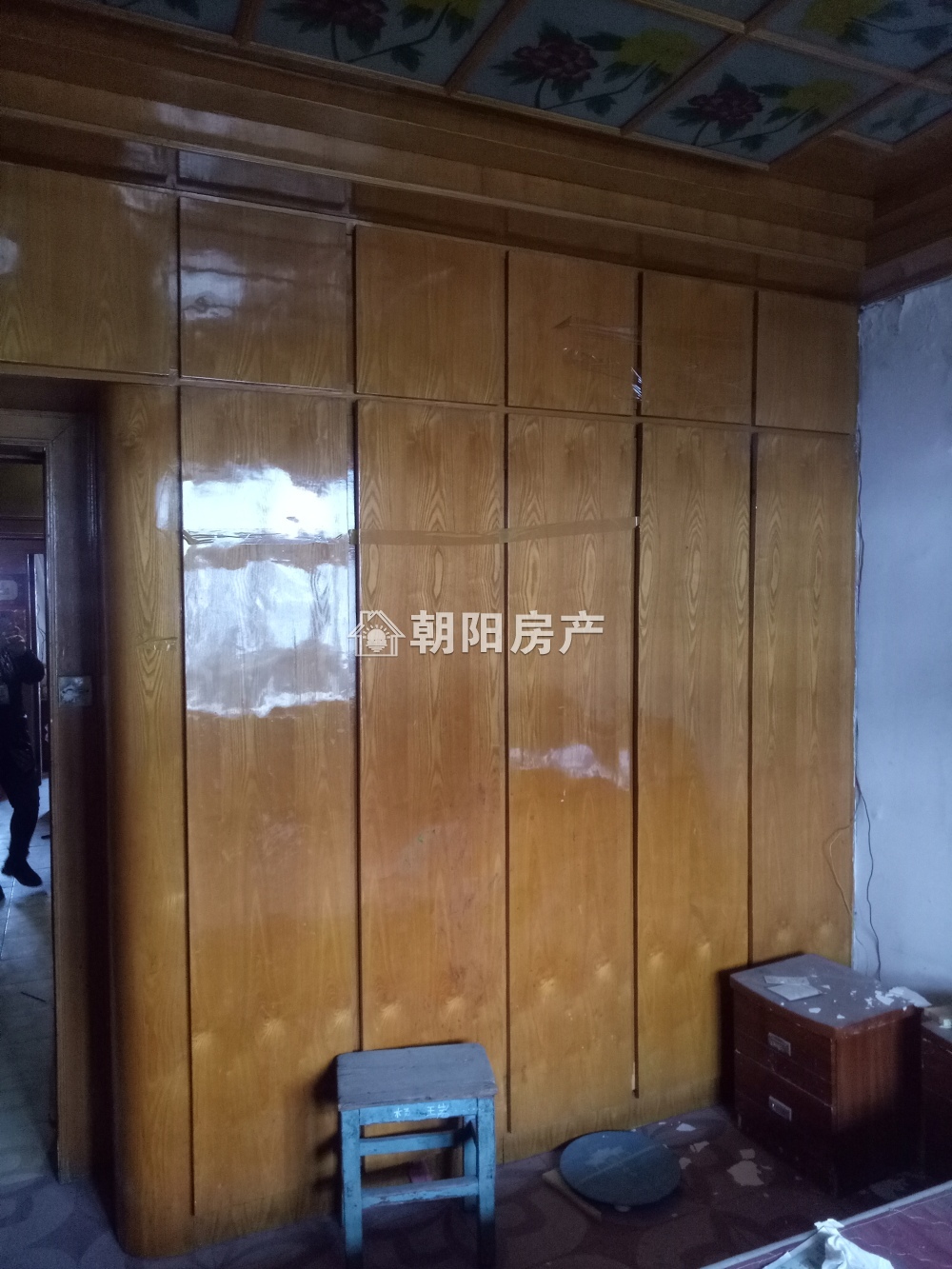新建二村 62平 朝南两室一厅 满两年 采光好 购物便捷