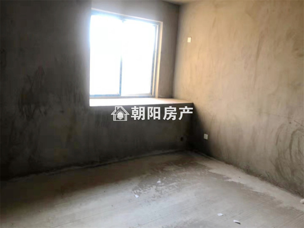 东城国际 101平 南向三室二厅 配套齐全环境好