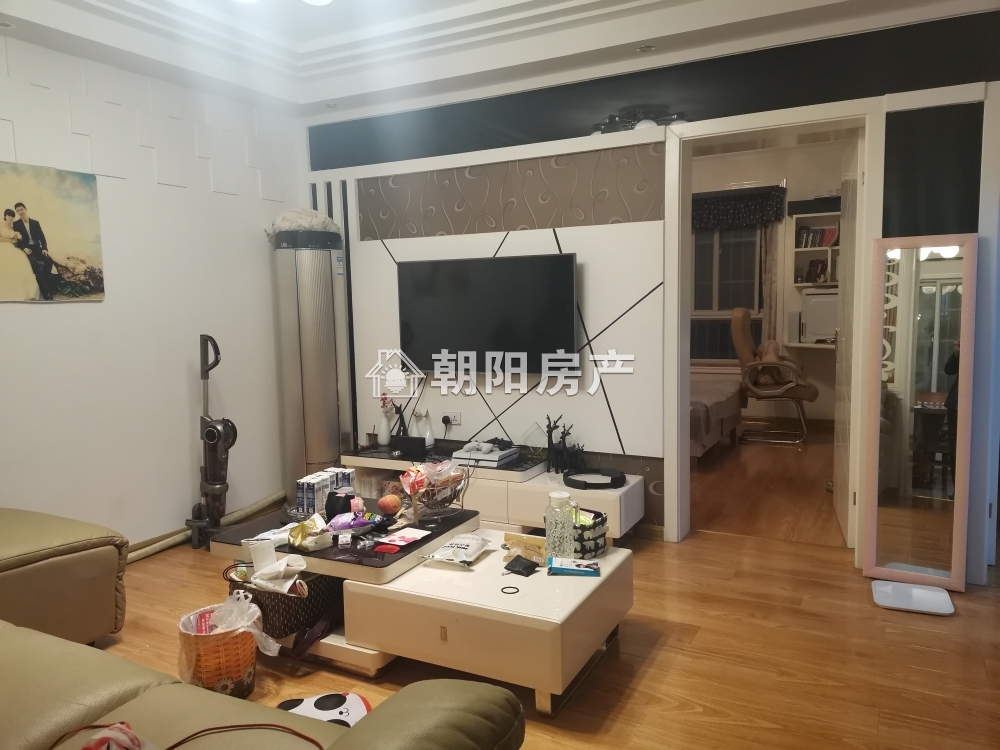 金丰易居三期 81平 朝南精装两室 满两年 交通便利