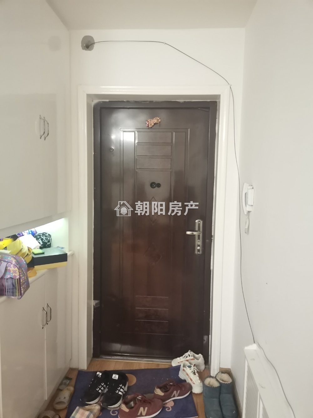 金丰易居三期 81平 朝南精装两室 满两年 交通便利
