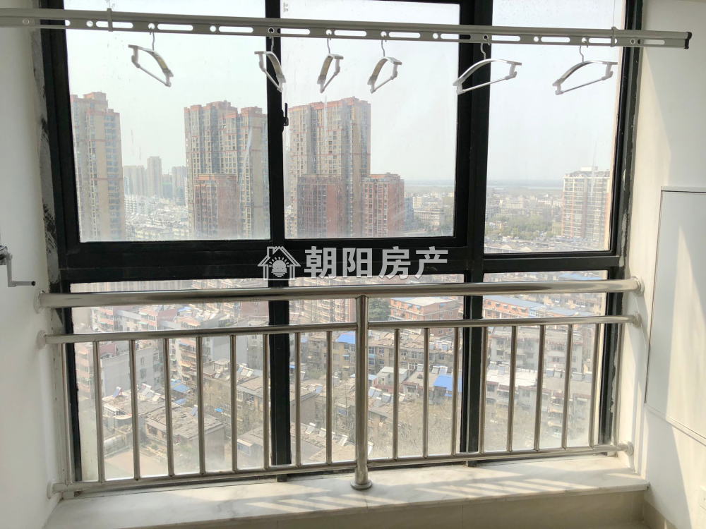 中央国际广场 61平 北向一居 满两年 近龙湖公园