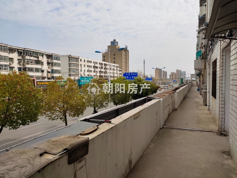 舜耕新村 141平 南向三室两厅 满五唯一 精装拎包入住