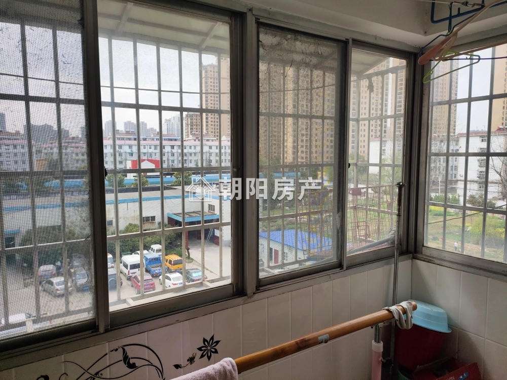 舜耕新村 141平 南向三室两厅 满五唯一 精装拎包入住