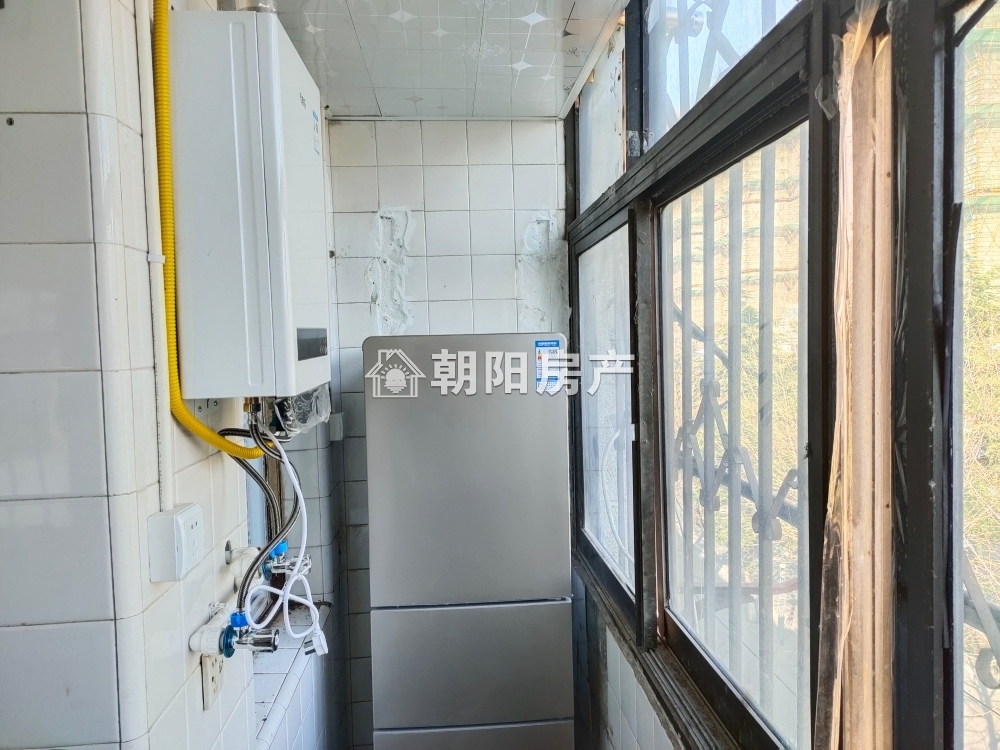商检楼 83平 南向四室一卫 交通便利 配套齐全