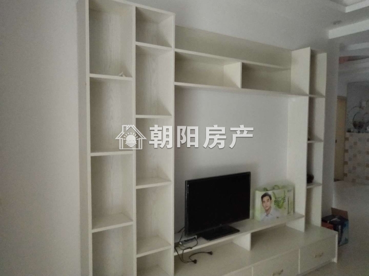 凤凰城 101平 南向精装三室 交通便利 采光极佳