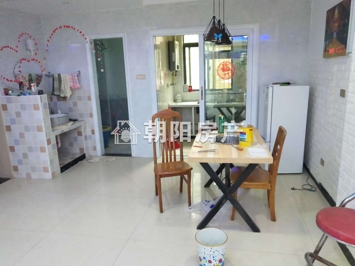 凤凰城 101平 南向精装三室 交通便利 采光极佳